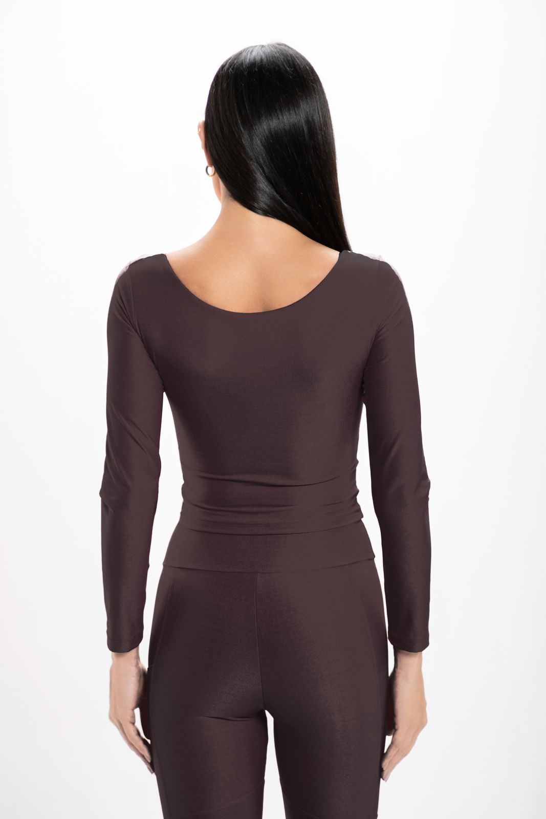 Cropped Ébano Hera Glossy Manga Longa