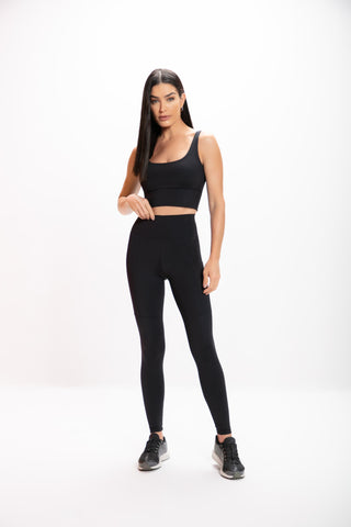 Top Alongado Feminino Preto Performance